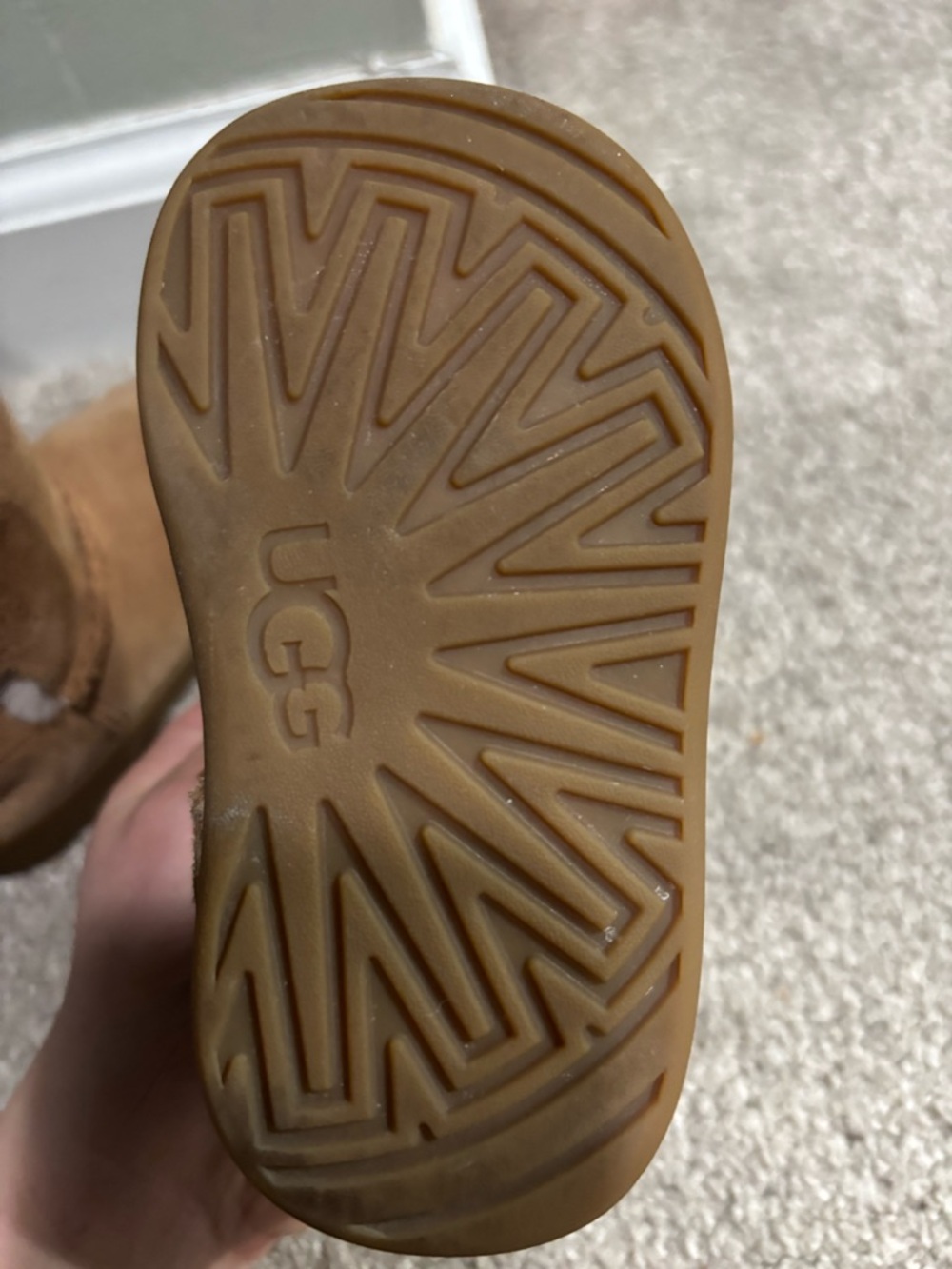 UGG Chestnut Baby Size 4 Mini Boot - Picture 3 of 4